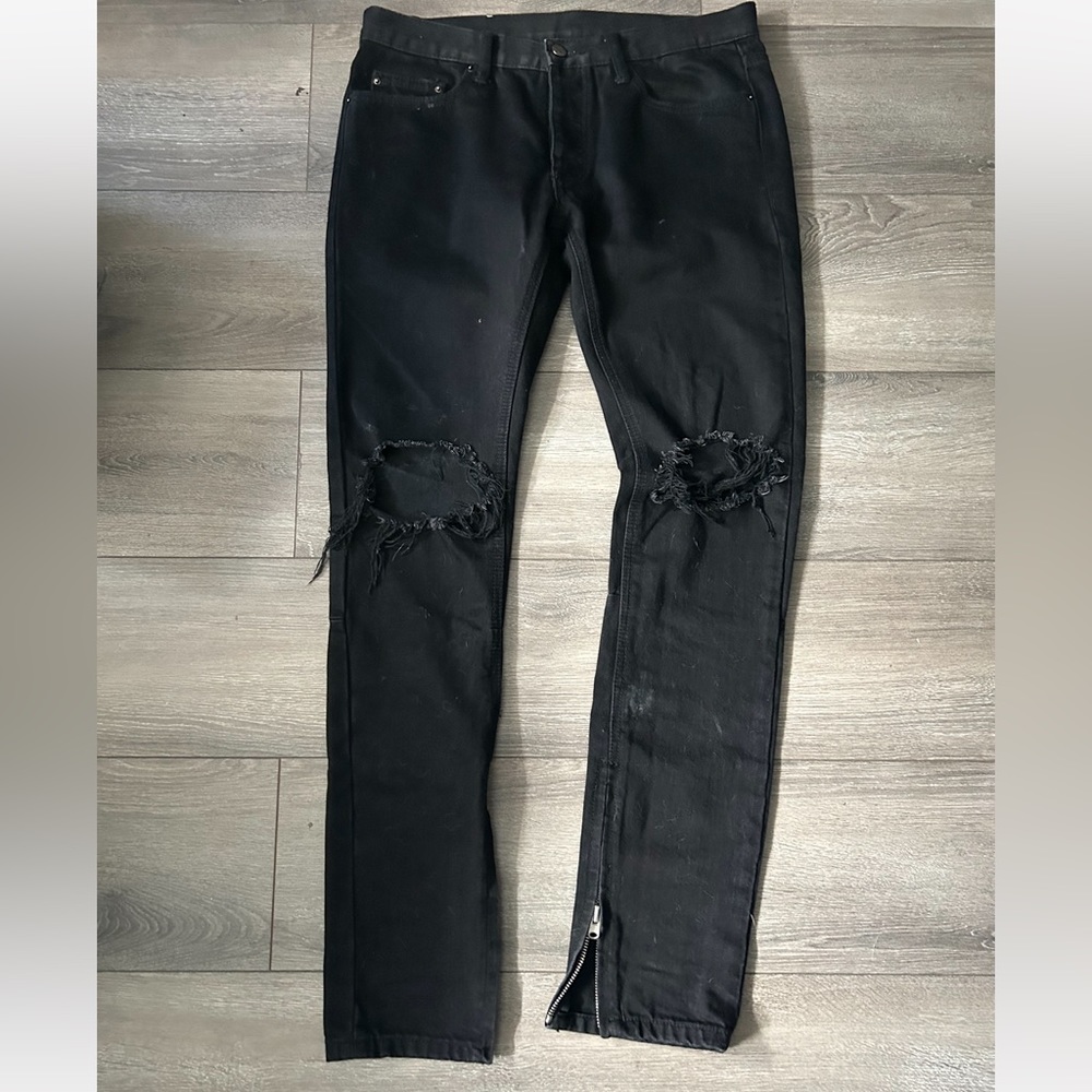 Mnml distressed zipper jeans